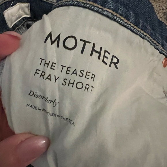 Mother Denim Teaser cut-off Shorts in Disorderly wash size 28 - Picture 6 of 6